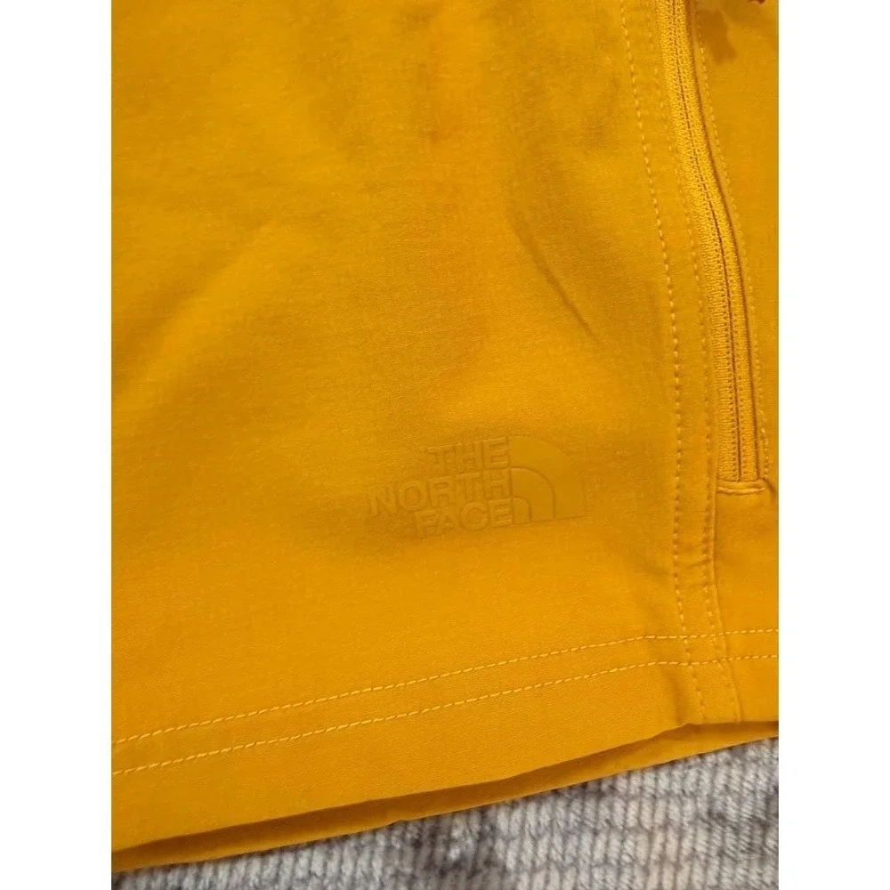 The North Face Mens Hiking Shorts Yellow Size 36X9 Technical Trail Cargo Shorts